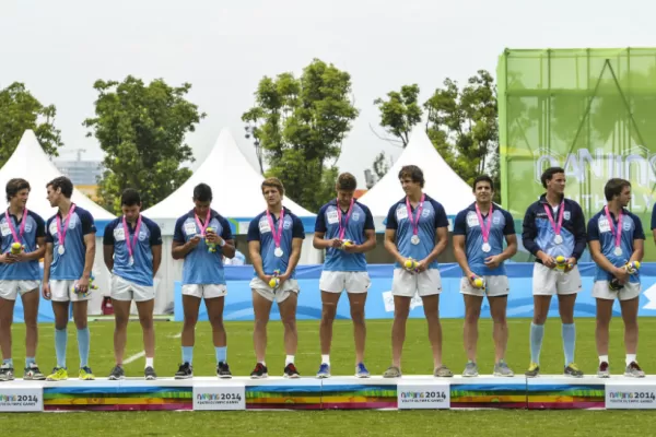 Los Pumitas vuelven con la medalla de plata de China