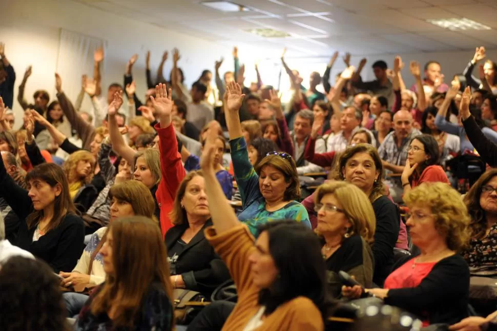 AMPLIA MAYORÍA. La moción de flexibilizar la huelga se impuso por más de 600 votos contra 39 que se habían inclinado por mantener la medida de fuerza. la gaceta / foto de Diego Aráoz 