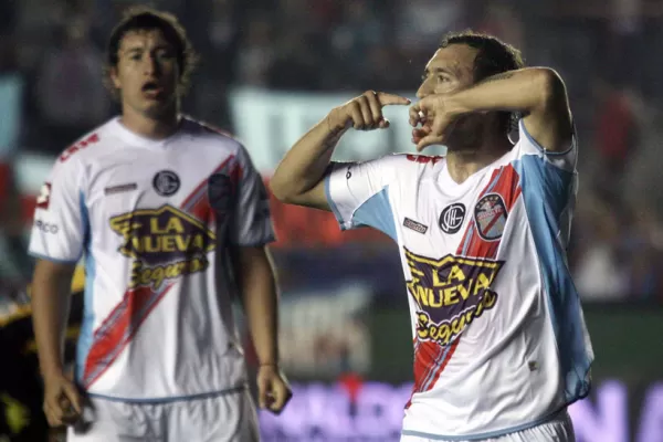 Arsenal le ganó a Olimpo y quedó en la punta