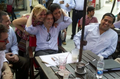 Un “talk show”para presentar candidatos