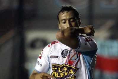 Vélez tiene un duro examen