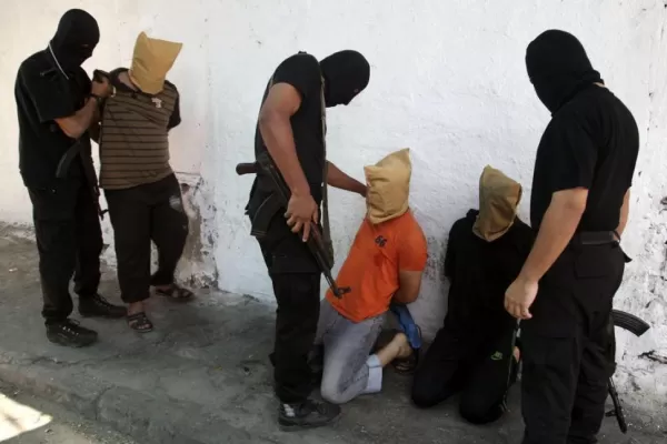 Hamas ejecuta a 18 palestinos sospechados de espiar para Israel