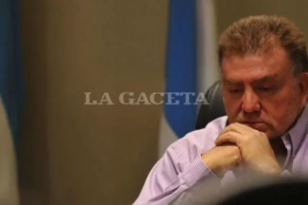 La UCR le compuso una canción a Amaya para que arregle las calles