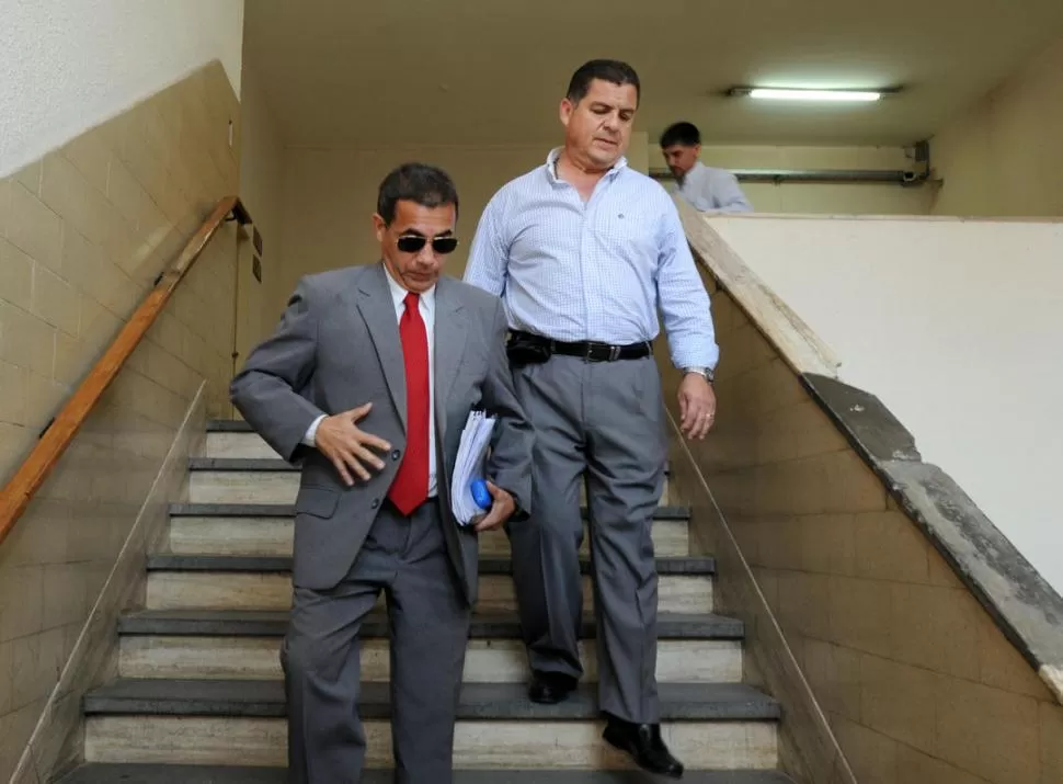 SIN INJERENCIA. El abogado Carlino (izq.) dijo que el ex comisario Nicolás Barrera no dio órdenes en la investigación. la gaceta / foto de maría silvia granara