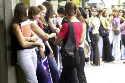 Como un fantasma, el desempleo acecha