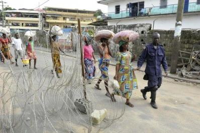 Quienes oculten a víctimas de ébola irán a la cárcel en Sierra Leona
