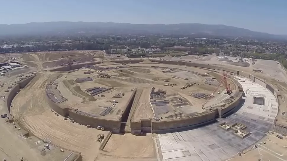 CIRCULAR. La enorme sede de Apple se construye en Cupertino. CAPTURA DE VIDEO