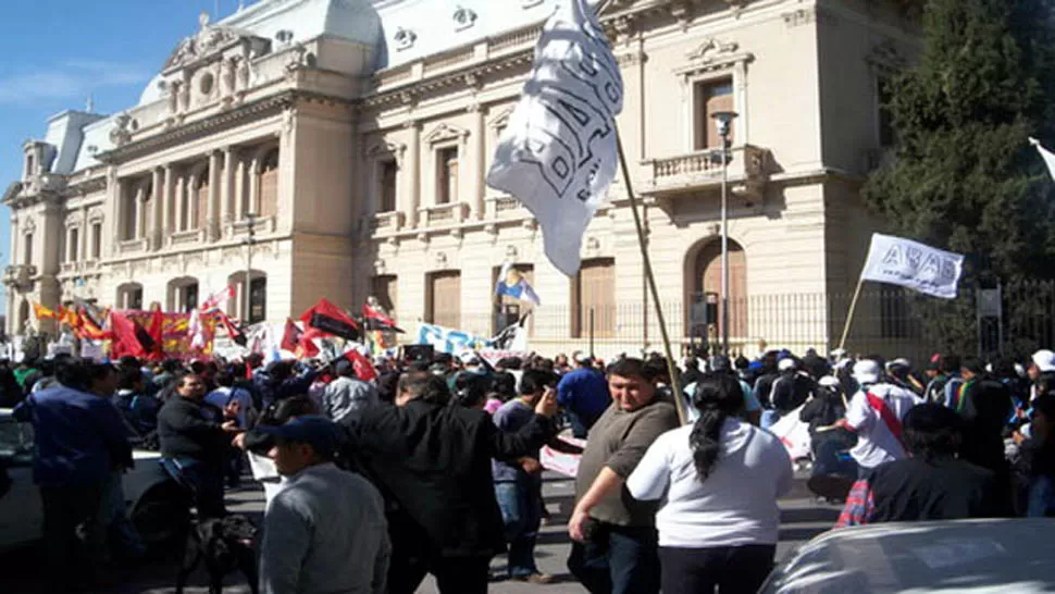 PROTESTA. Las marchas y cortes de ruta son cotidianos en Jujuy. FOTO ARCHIVO