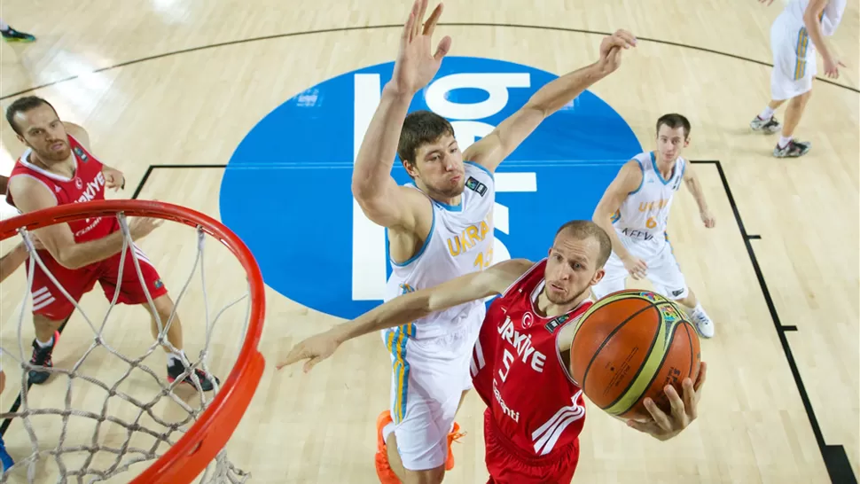 HORRORES. Turcos y ucranianos estuvieron lejos del nivel esperado. FOTO TOMADA DE FIBA.COM