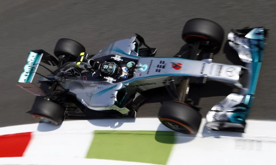DOMINANTE. Nico Rosberg se puso en lo más alto de los entrenamientos y hoy irá por una nueva pole con su Mercedes. 