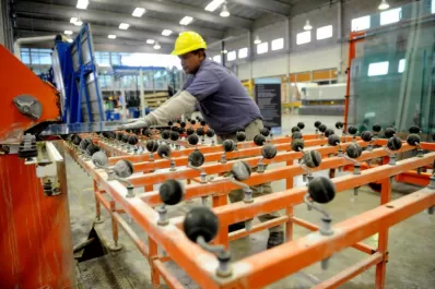 La incertidumbre económica reina en la industria tucumana