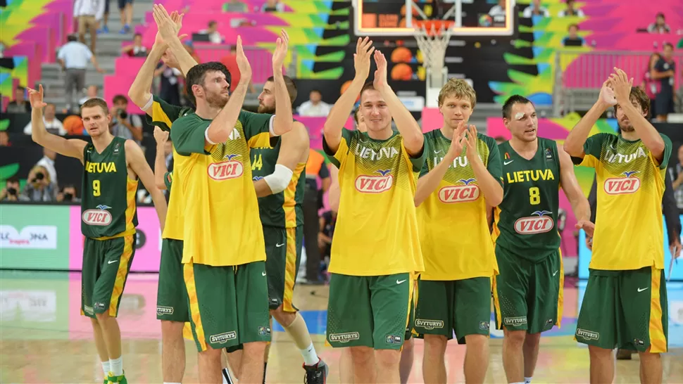 TAREA CUMPLIDA. Los lituanos debieron trabajar demasiado para meterse entre los ochos mejores de la Copa del Mundo. FOTO TOMADA DE FIBA.COM