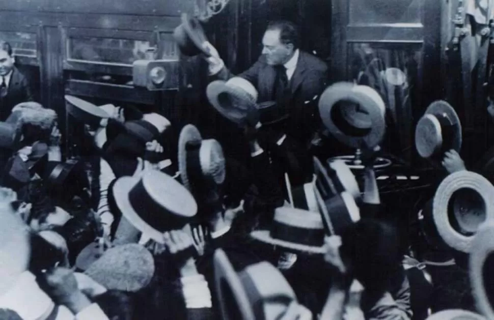 EN 1930. Según Ruiz, Yrigoyen cayó como consecuencia del primer golpe mediático del siglo XX. argentina.ar