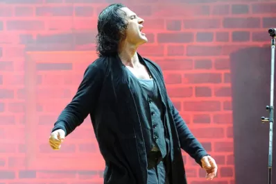 Ricardo Arjona llegará mañana al país y brindará 17 conciertos