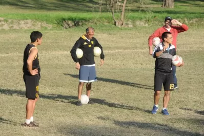 Décima cambió de postura y seguirá en la “gloria”