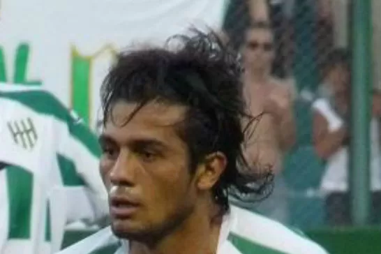 POR LA COPA. Walter Erviti, volante de Banfield.
