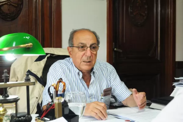 El voto electrónico acaba con el robo de boletas, dijo Gandur