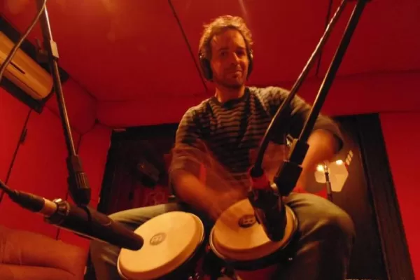 Músicos tucumanos participan en una canción antibélica