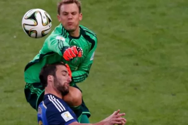 Neuer admitió que le hizo daño a Higuaín en la final del Mundial