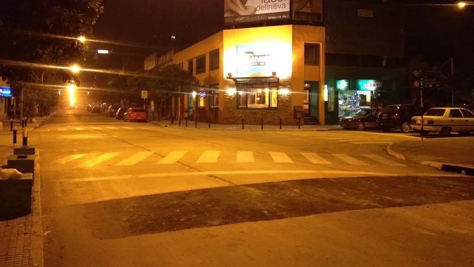 PASO HABILITADO. Desde anoche se puede transitar por calle Santiago, donde se realizaron trabajos de repavimentación. LA GACETA / FOTO DE MARTÍN SOTO VÍA MÓVIL