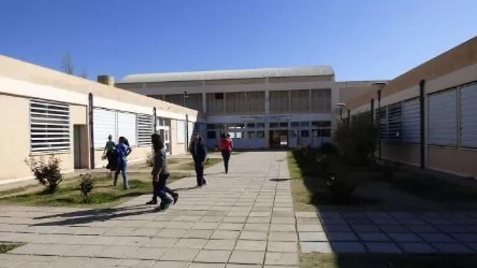 BUEN NIVEL. La escuela secundaria de Andalgalá logró un alto puntaje. FOTO TOMADA DE ELANCASTI.COM