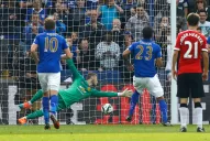 El argentino Ulloa amargó a Manchester United