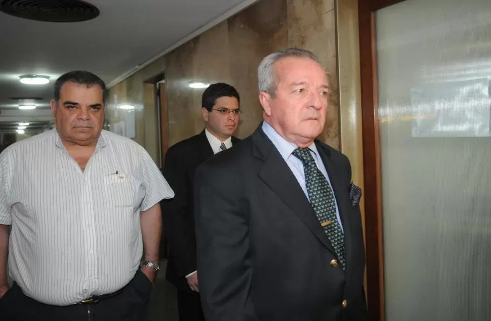 IMPUTADO. Jorge Parache, ex magistrado federal N°1, ingresa a los Tribunales a prestar indagatoria en 2010. la gaceta / foto de héctor peralta (archivo)