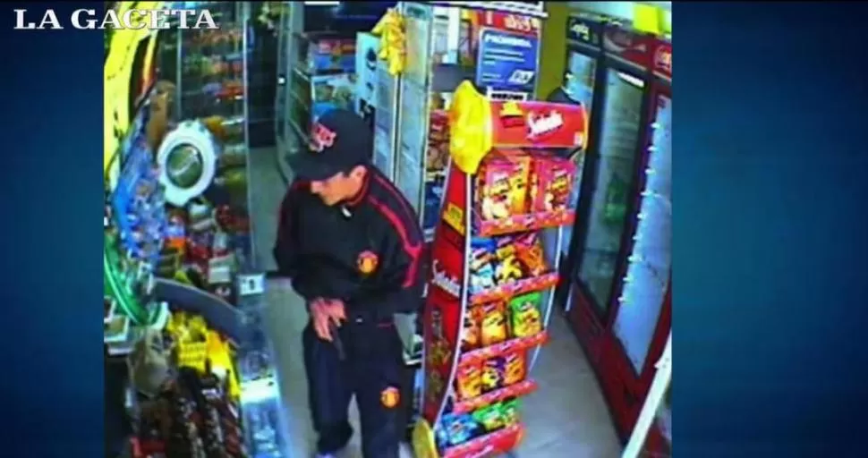REGISTRADOS. Casi todos los robos a negocios de Carmena fueron filmados. imagen captura de video