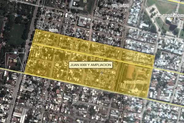 Arrebatadores se ocultaron en La Bombilla, los atraparon y familiares atacaron a los policías