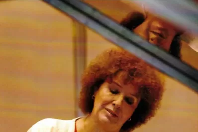 Brahms, dos invitados y un concierto que suena a sinfonía