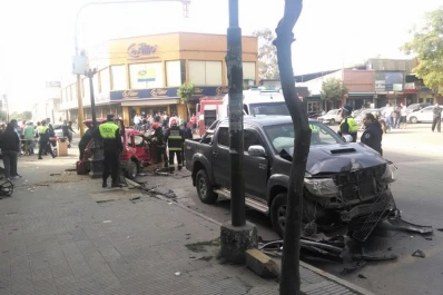 Grave accidente de tránsito en pleno centro de Monteros: dos muertos