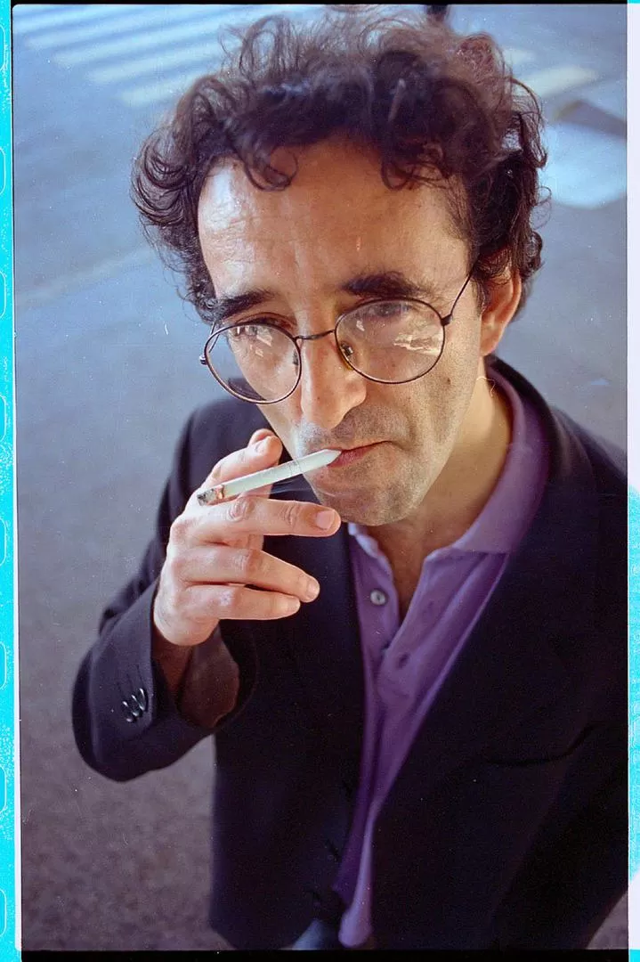 IMPUNTUAL CONSAGRACIÓN. Luego de su muerte, Roberto Bolaño se convirtió en uno de los escritores más influyentes de la lengua española. diario.latercera.com
