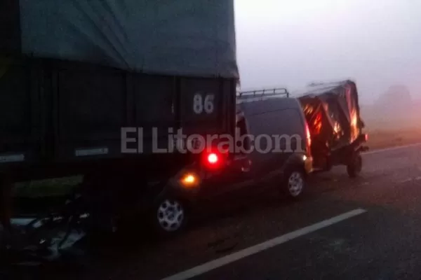 Un ómnibus que salió de Tucumán participó de un accidente con dos muertos