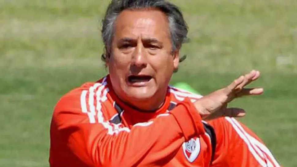 PASADO MILLONARIO. JJ fue técnico de River Plate en 2010. TELAM (ARCHIVO)