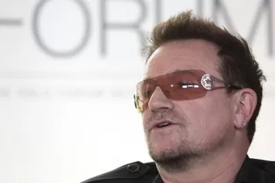 Bono reveló por qué usa anteojos oscuros desde hace 20 años
