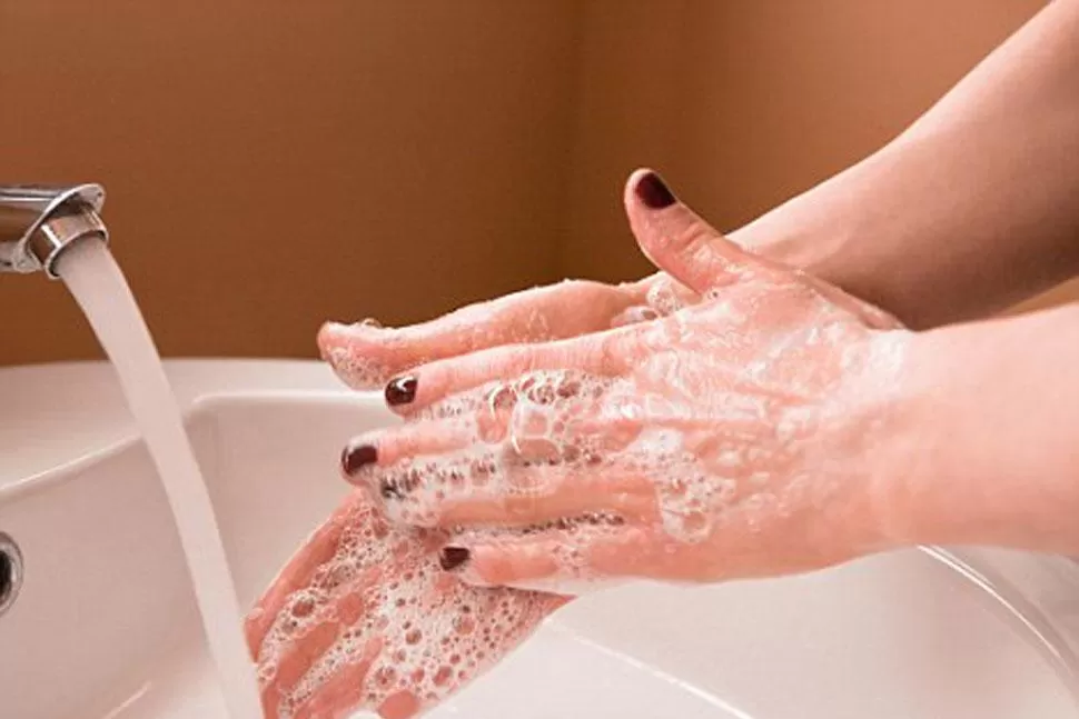 CONSEJOS. Algunas recomendaciones a la hora del lavado de manos. FOTO TOMADA DE DAILYMAIL.CO.UK