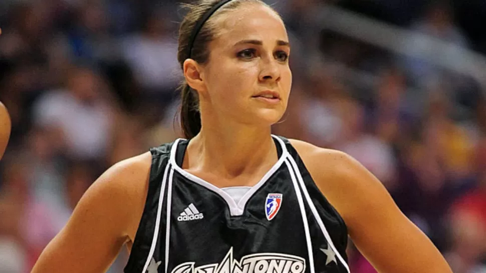 ESTRELLA. Hammond jugó 16 temporadas en la NBA femenina. Su visión del juego fue motivo de elogios. 