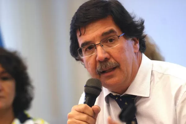 Sileoni propone comenzar el ciclo lectivo 2015 el 2 de marzo y terminarlo el 18 de diciembre