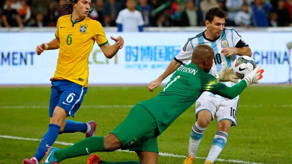 SE MANTUVO. Pese a la derrota ante Brasil en China, Argentina continúa entre las tres mejores selecciones del planeta. ARCHIVO