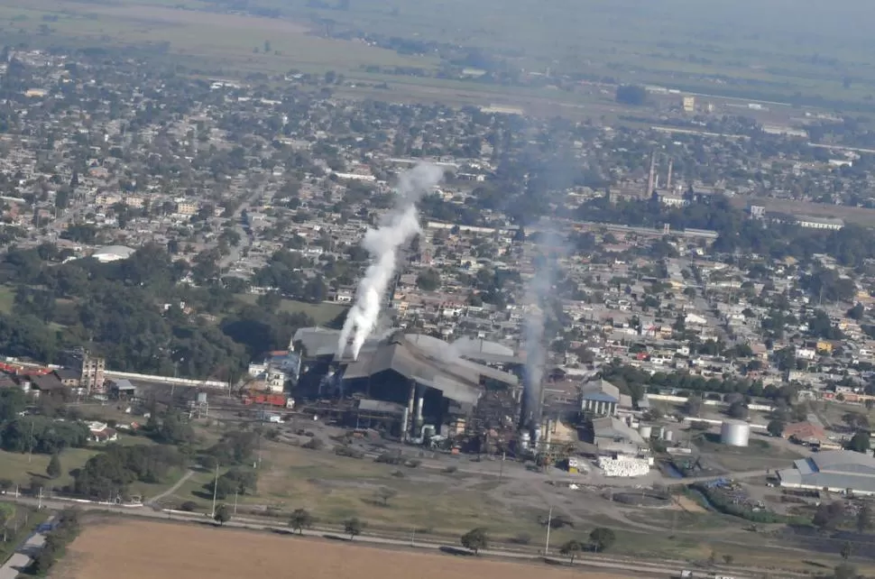 PRODUCTIVIDAD. Vista aérea del ingenio Concepción, que hoy concluirá su plan de molienda. LA GACETA / FOTO DE JORGE OLMOS SGROSSO