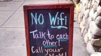 Silent Friday: No tenemos wi-fi, hablen entre ustedes!