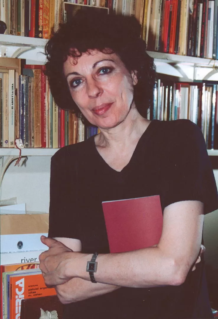 VOZ PROPIA. Paulina Vinderman, exponente de la poesía argentina. 