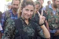 Los yihadistas capturaron a la joven símbolo de la resistencia kurda y la decapitaron