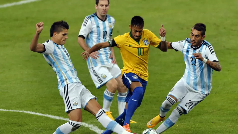 CONVOCADO. El volante tucumano Roberto Pereyra (23) tendrá otra oportunidad de jugar en la Selección Argentina, ante Croacia y Portugal. 