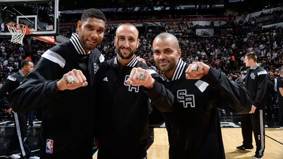 BIG THREE. Duncan, Ginóbili y Parker siguen haciendo historia junto a Spurs. FOTO TOMADA DE NBA.COM/SPURS