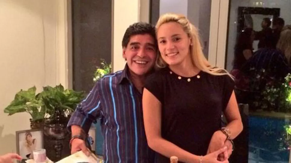 A LAS PATADAS. Maradona y Rocío Oliva mantienen una relación problemática. LA GACETA