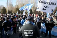 Policías de Santa Cruz cumplen su segundo día de autoacuartelamiento