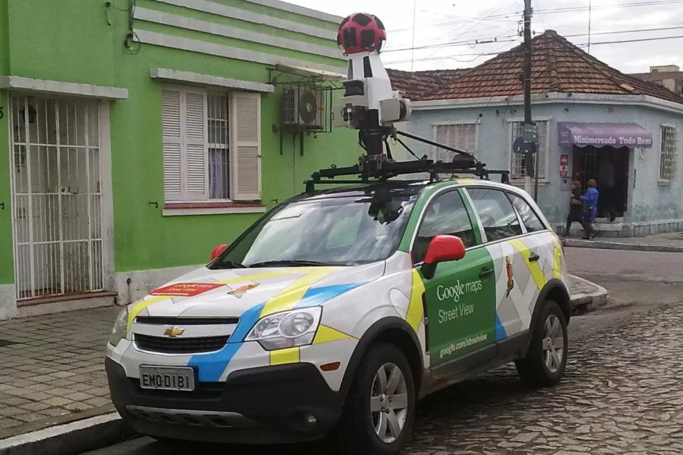 Una mujer demanda a Google por mostrar su escote en Street View