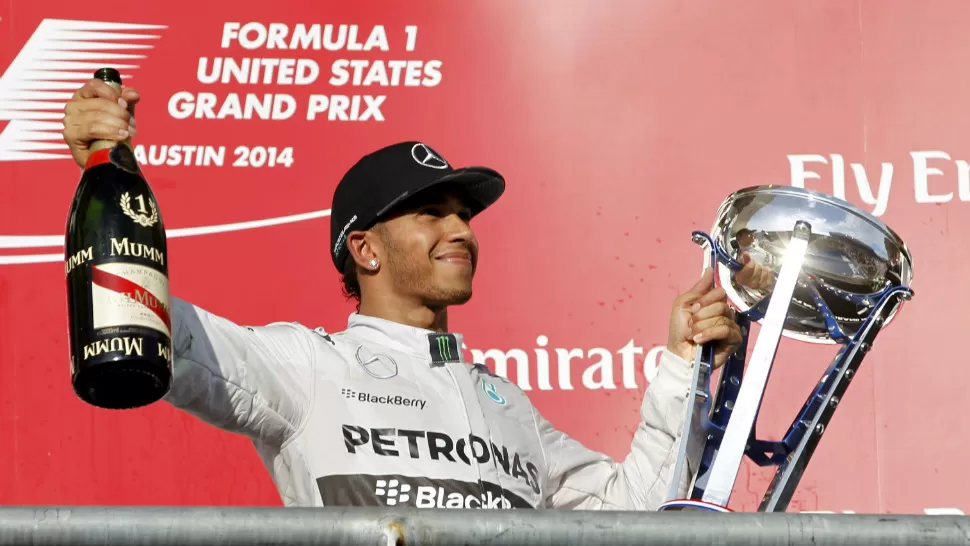 QUINTO FESTEJO. El inglés Lewis Hamilton (Mercedes) logró hoy el quinto triunfo consecutivo en la Fórmula 1, en el Gran Premio de los Estados Unidos, que se disputó en el autódromo de Austin, estado de Texas, en la antepenúltima fecha del Campeonato Mundial que sigue liderando. REUTERS