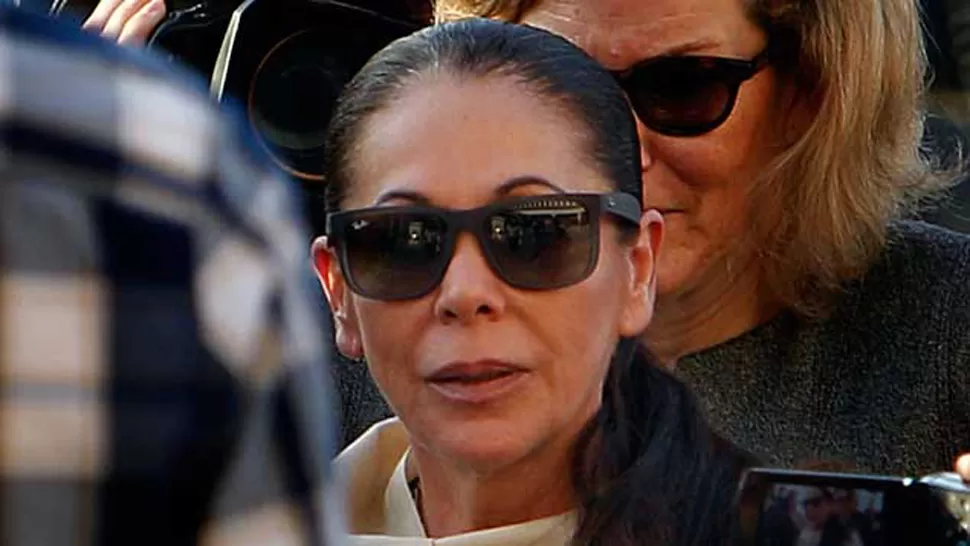 PASO EN FALSO. Isabel Pantoja ayudó a un ex alcalde que era su pareja a ocultar dinero. LA GACETA